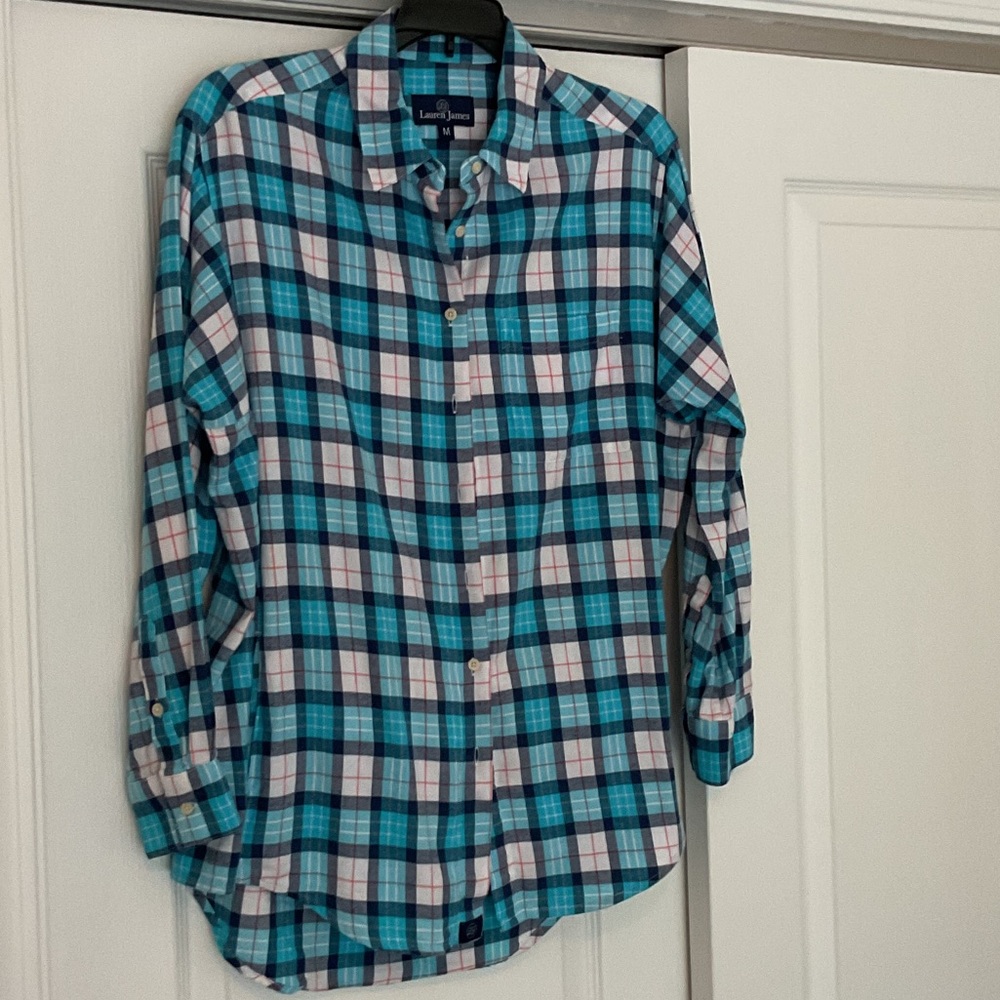 Women’s flannel shirt/shacket.